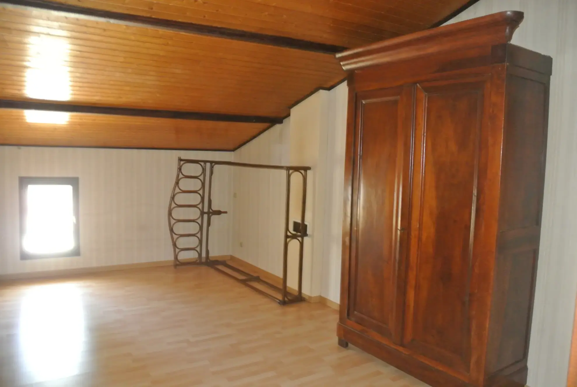 Maison à rénover avec jardin et double garage à Marmande 