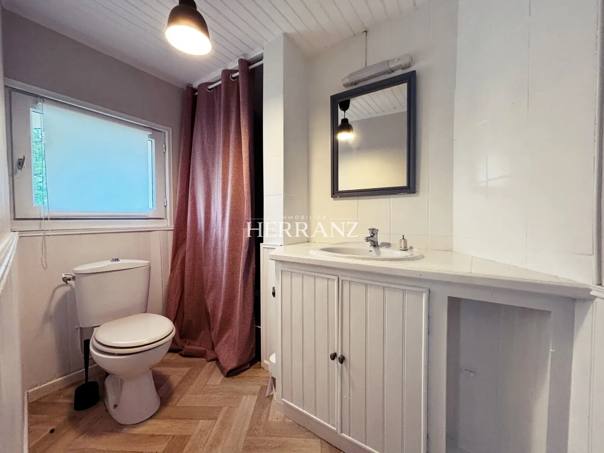 Charmante maison en pierre de 160 m² avec chais et grand terrain à Moulin-Neuf 