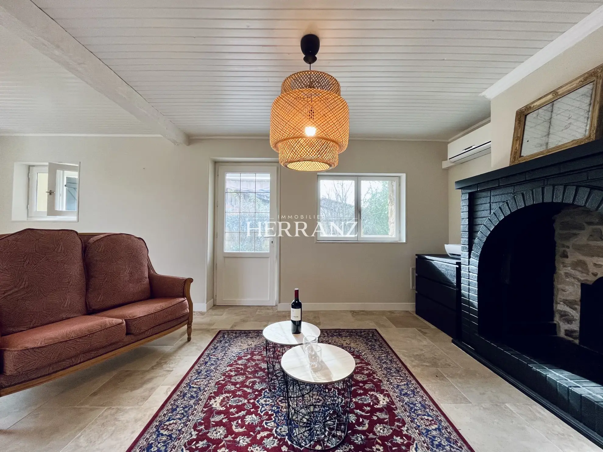 Charmante maison en pierre de 160 m² avec chais et grand terrain à Moulin-Neuf 