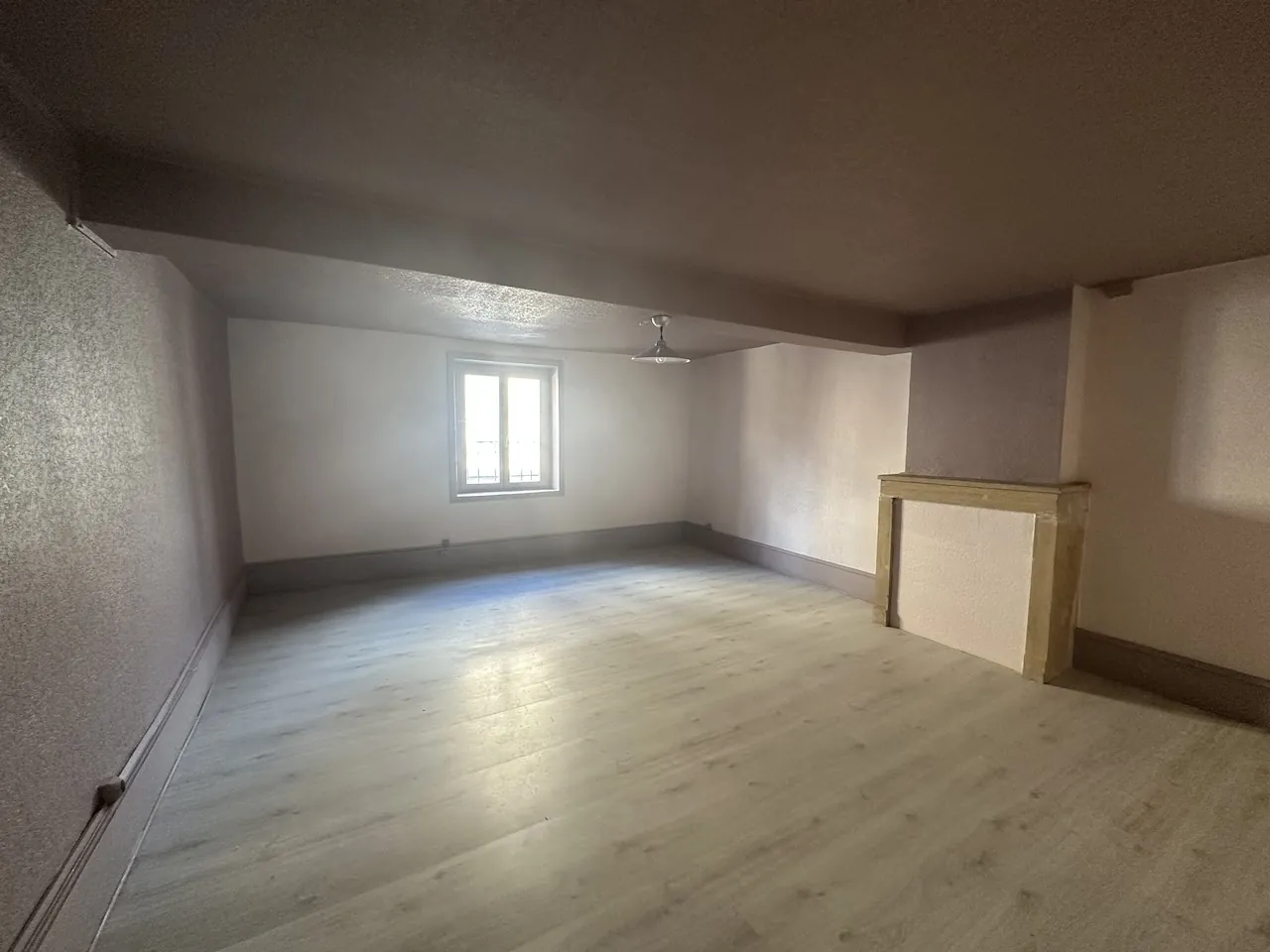 Maison de village avec garage et terrasse à Marcigny - 112 m² 