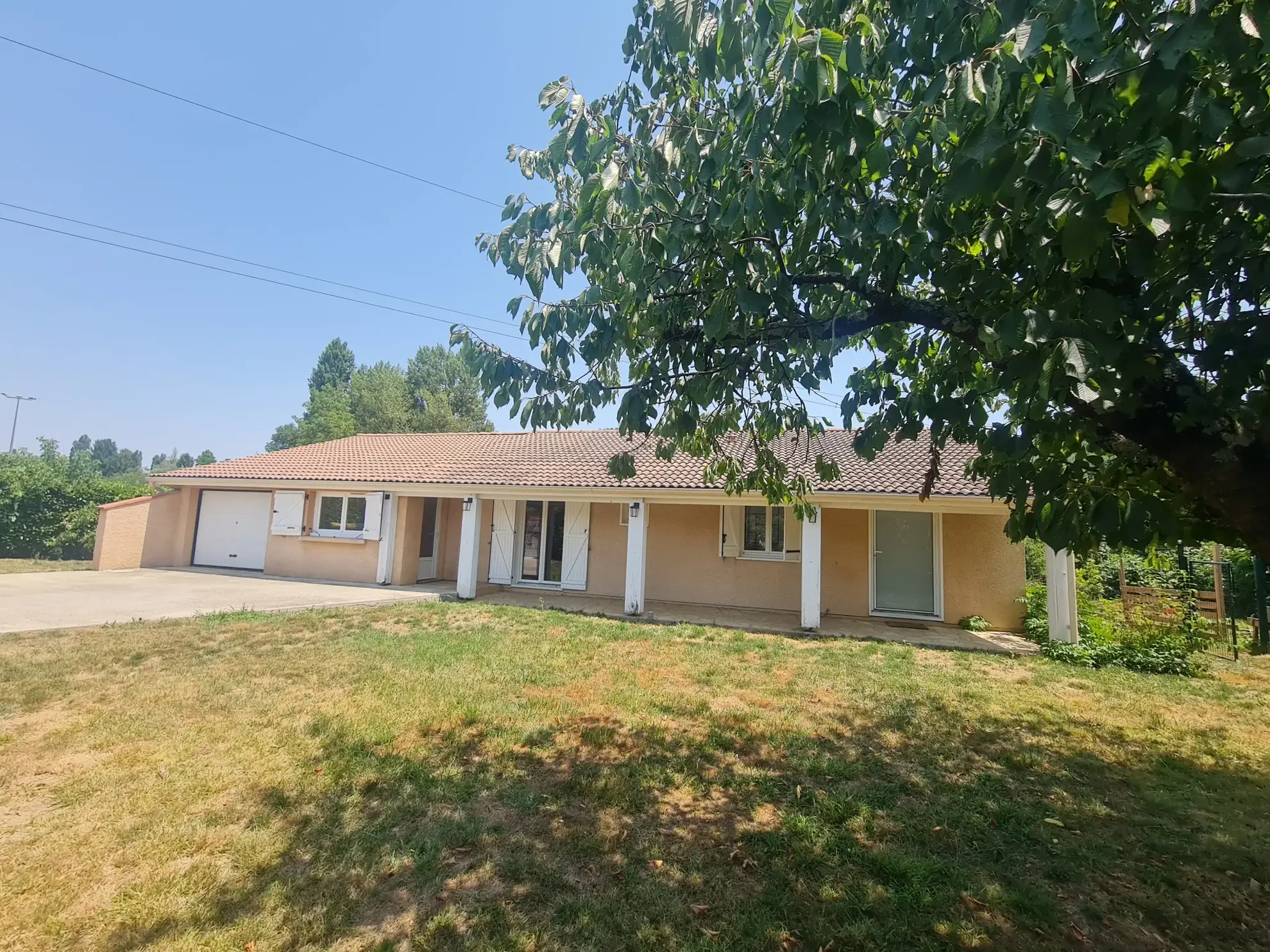 Villa familiale de 120 m² avec jardin, garage et terrasse à Gaillac Toulza près des gares Auterive et Cintegabelle 