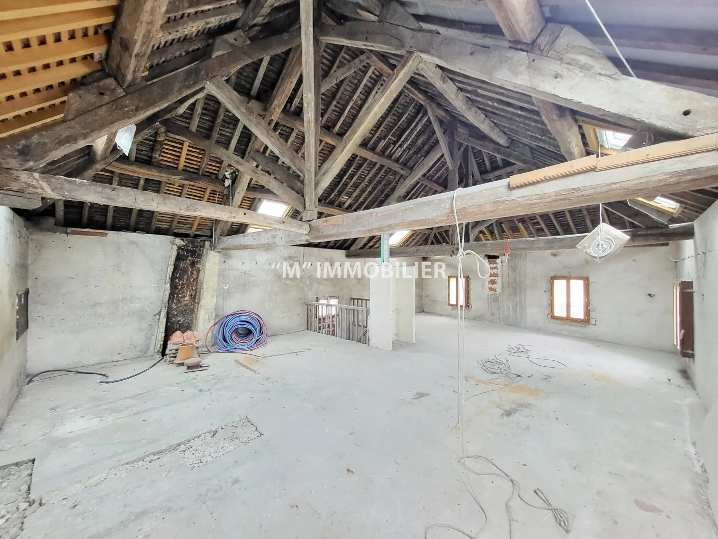 Immeuble à vendre à Nogent-l’Artaud avec forte rentabilité et potentiel d’aménagement 