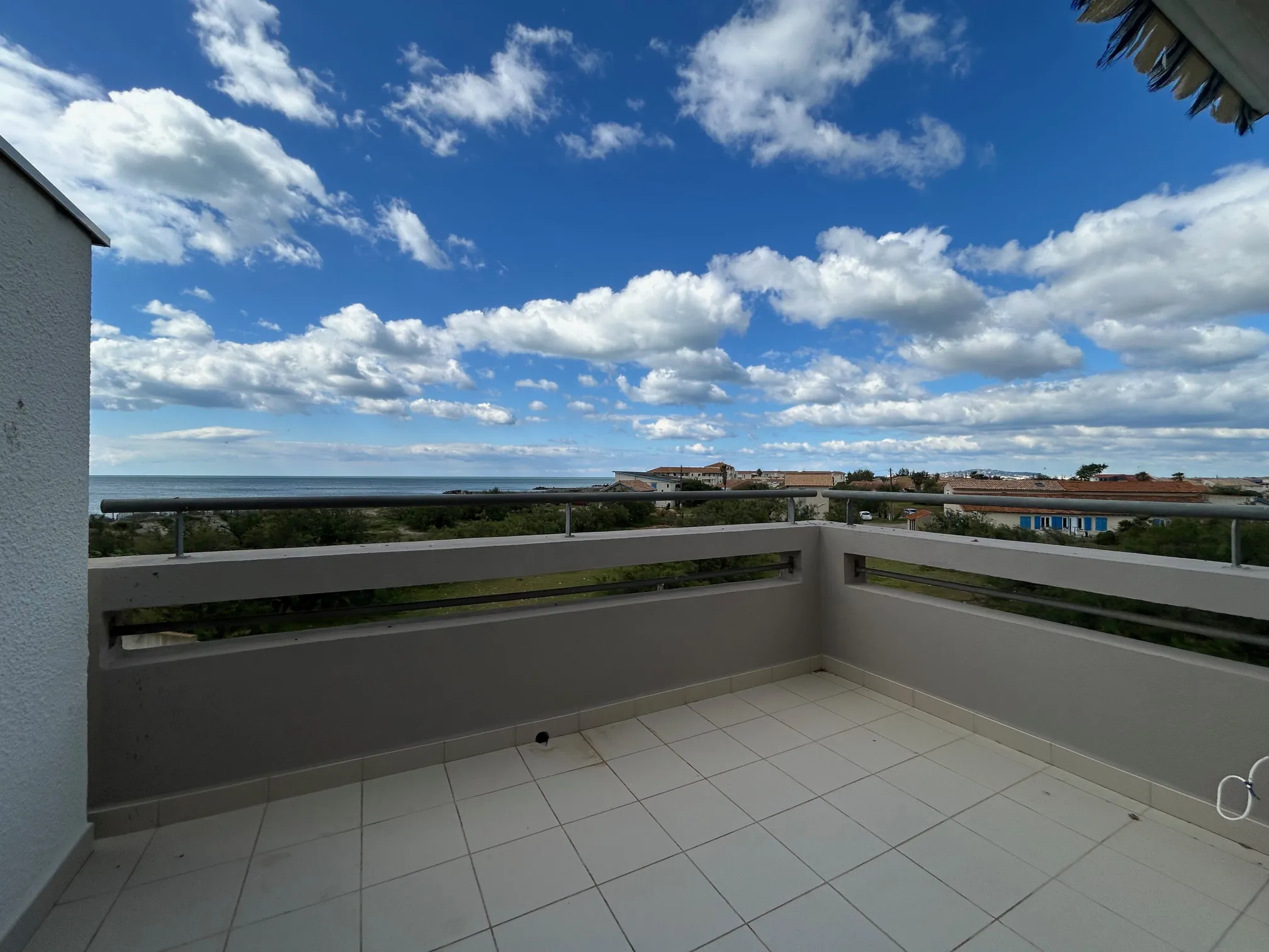 Appartement T2 bis avec terrasse, vue mer et garage à Frontignan plage