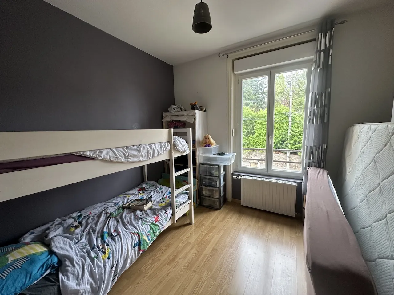 Maison de 136 m² à Riorges avec terrasse et 3 chambres, proche commodités 