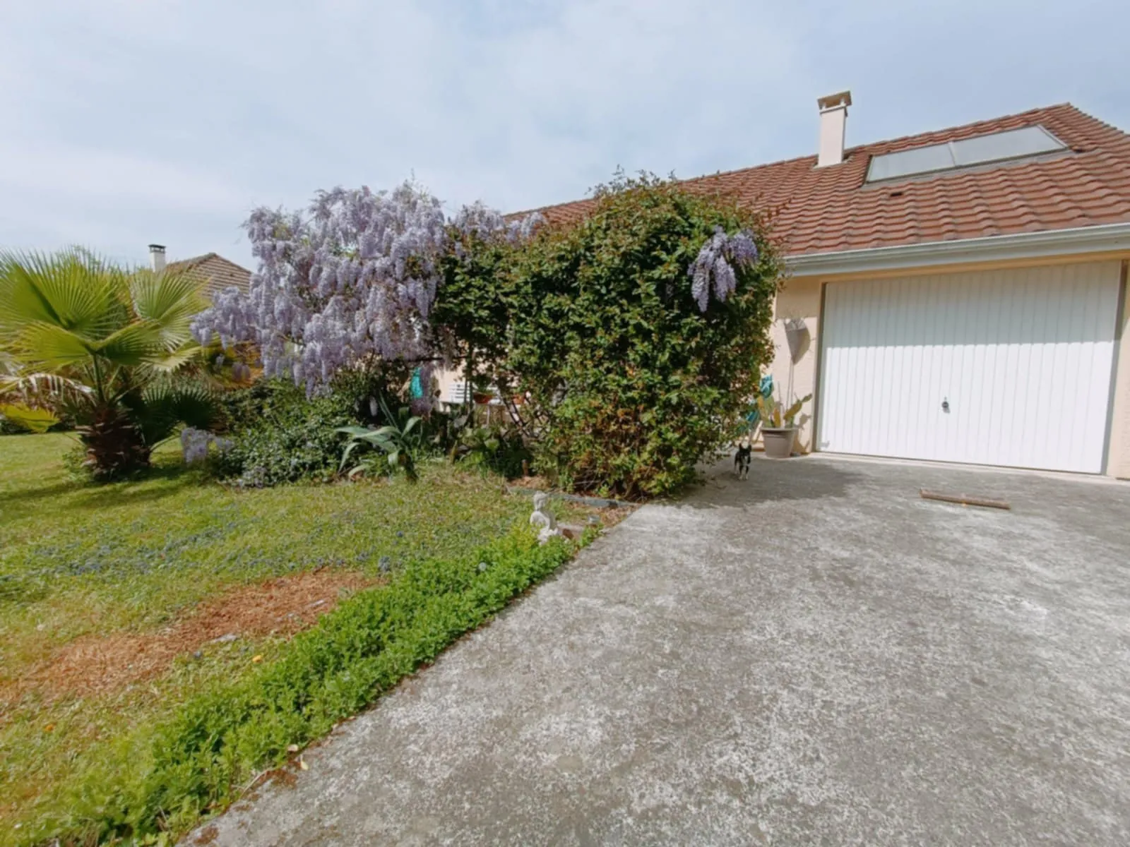 Maison de plain-pied à Artix avec jardin et garage - Secteur recherché 