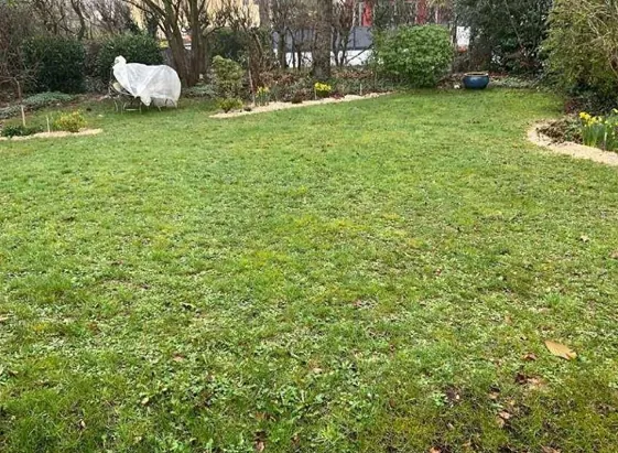 Maison familiale à vendre à Franqueville-Saint-Pierre avec jardin et 5 chambres 