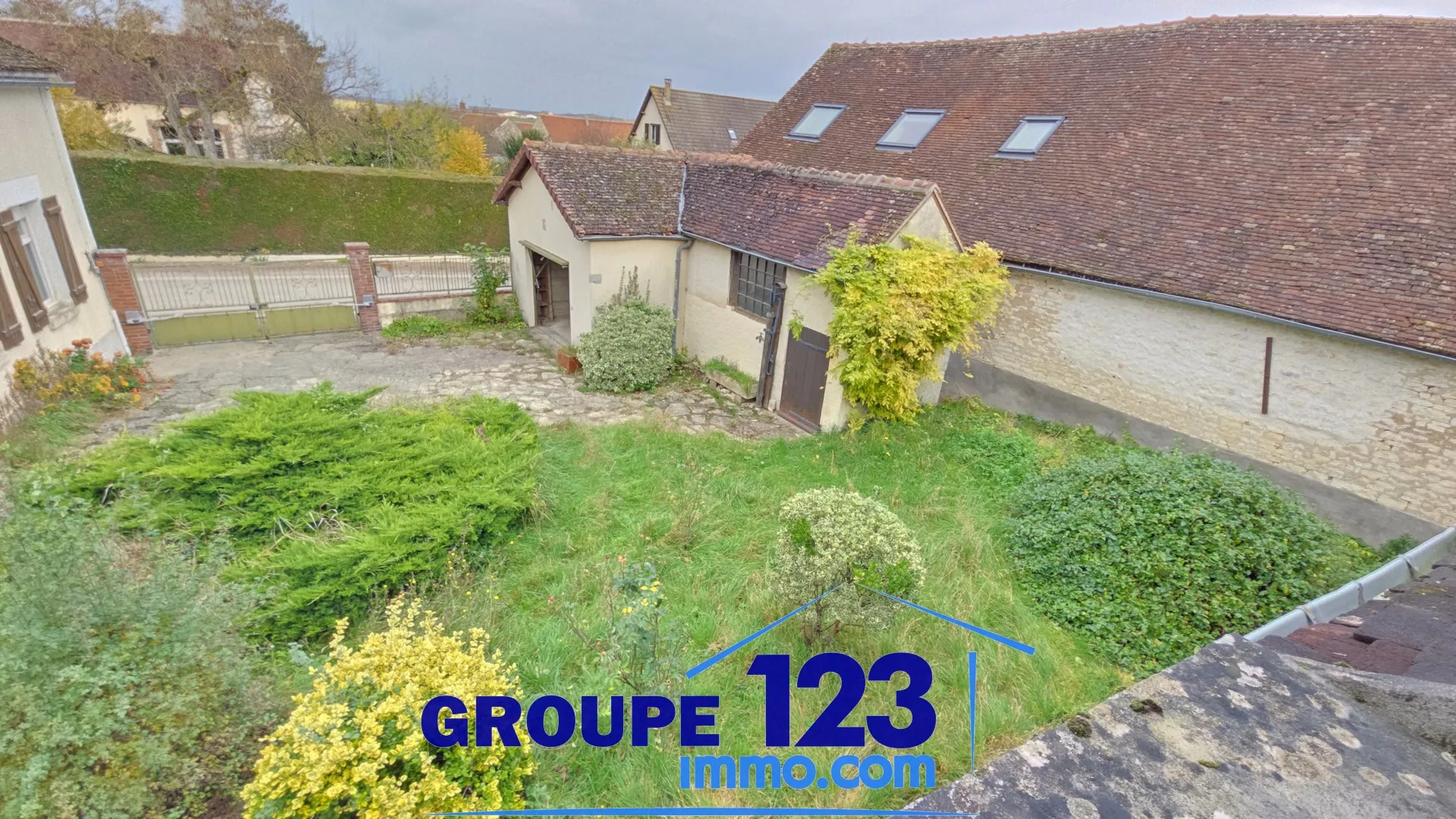 Maison à vendre à Valravillon avec grand terrain et 2 chambres 