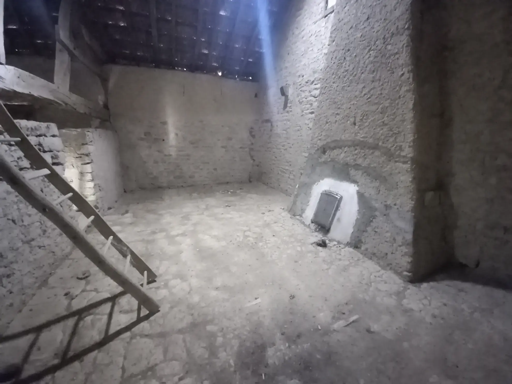 A vendre ensemble maison et grange avec terrain dans un hameau à proximité de Châtillon-en-Bazois 