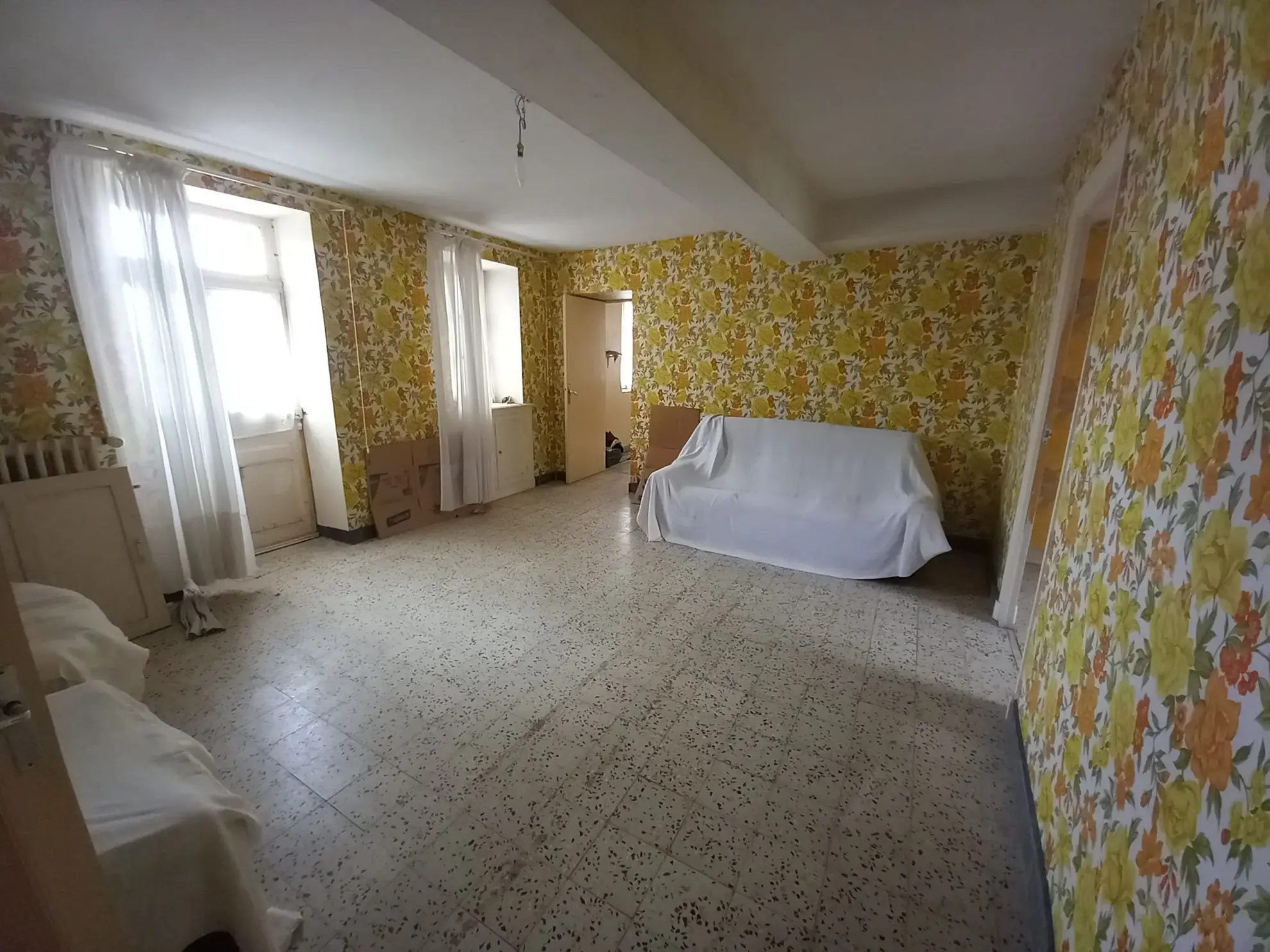 A vendre ensemble maison et grange avec terrain dans un hameau à proximité de Châtillon-en-Bazois 