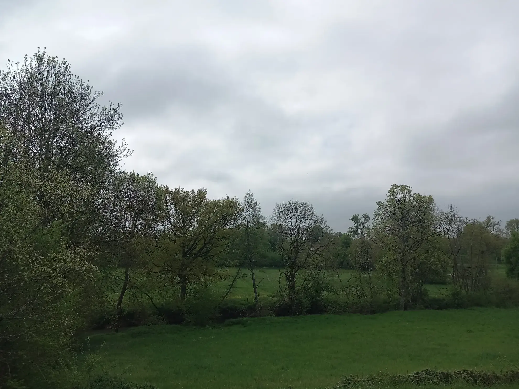 A vendre ensemble maison et grange avec terrain dans un hameau à proximité de Châtillon-en-Bazois 