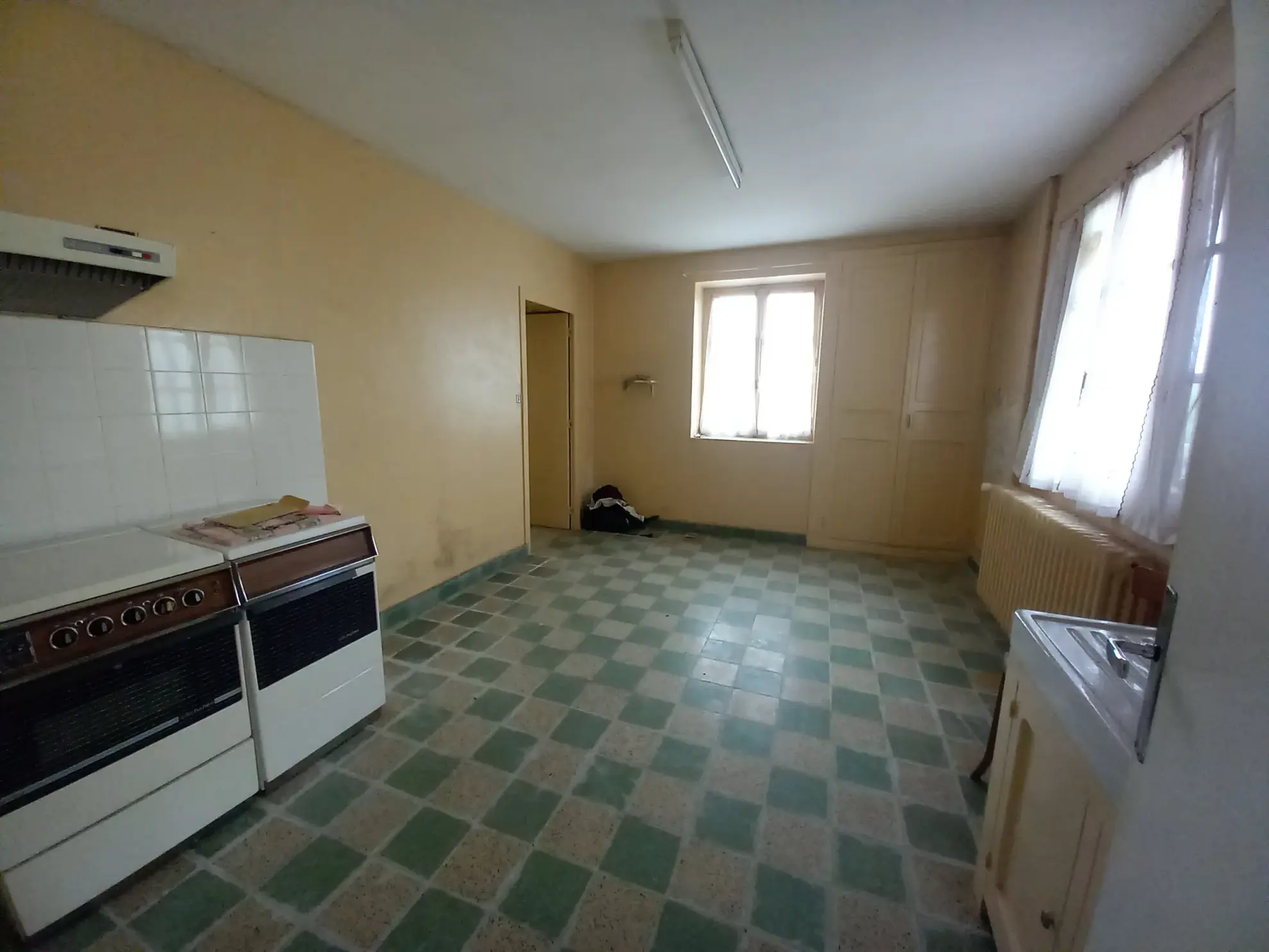 A vendre ensemble maison et grange avec terrain dans un hameau à proximité de Châtillon-en-Bazois 