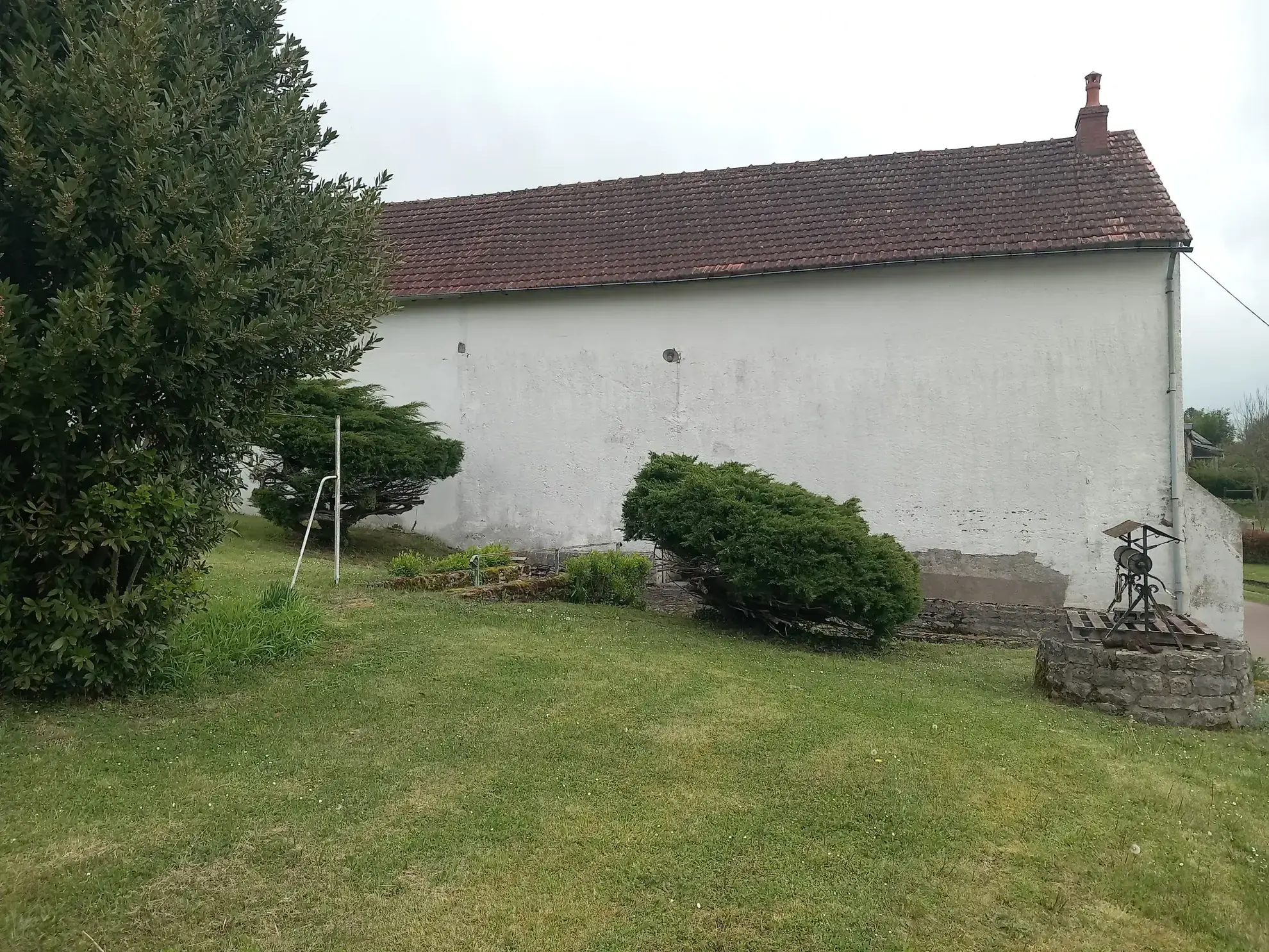 A vendre ensemble maison et grange avec terrain dans un hameau à proximité de Châtillon-en-Bazois 