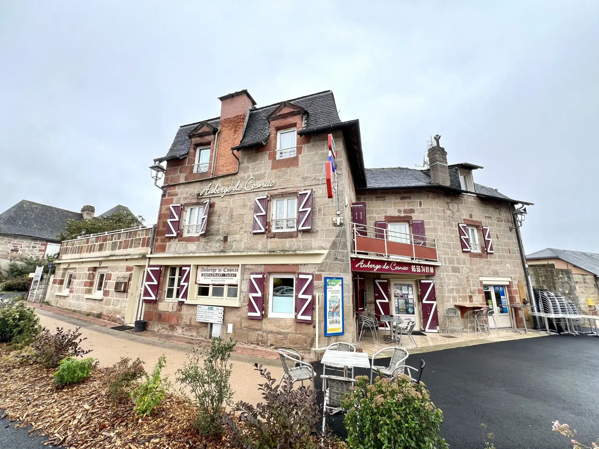 Immeuble de 262 m² à Cosnac idéal pour investissement immobilier et projet de rénovation