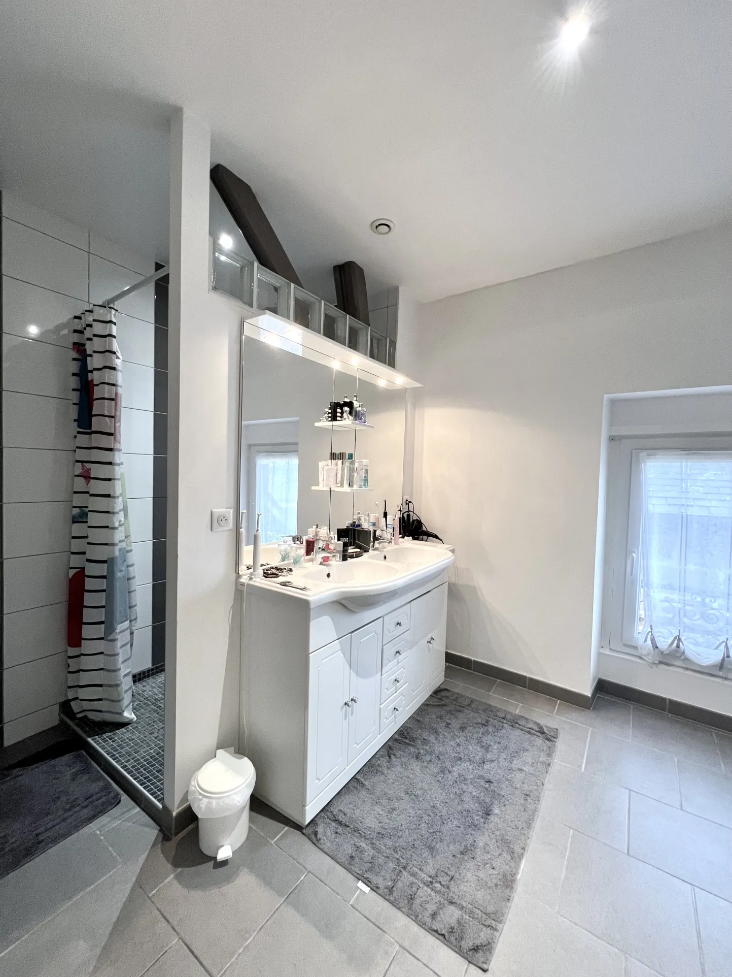 Immeuble de 262 m² à Cosnac idéal pour investissement immobilier et projet de rénovation 