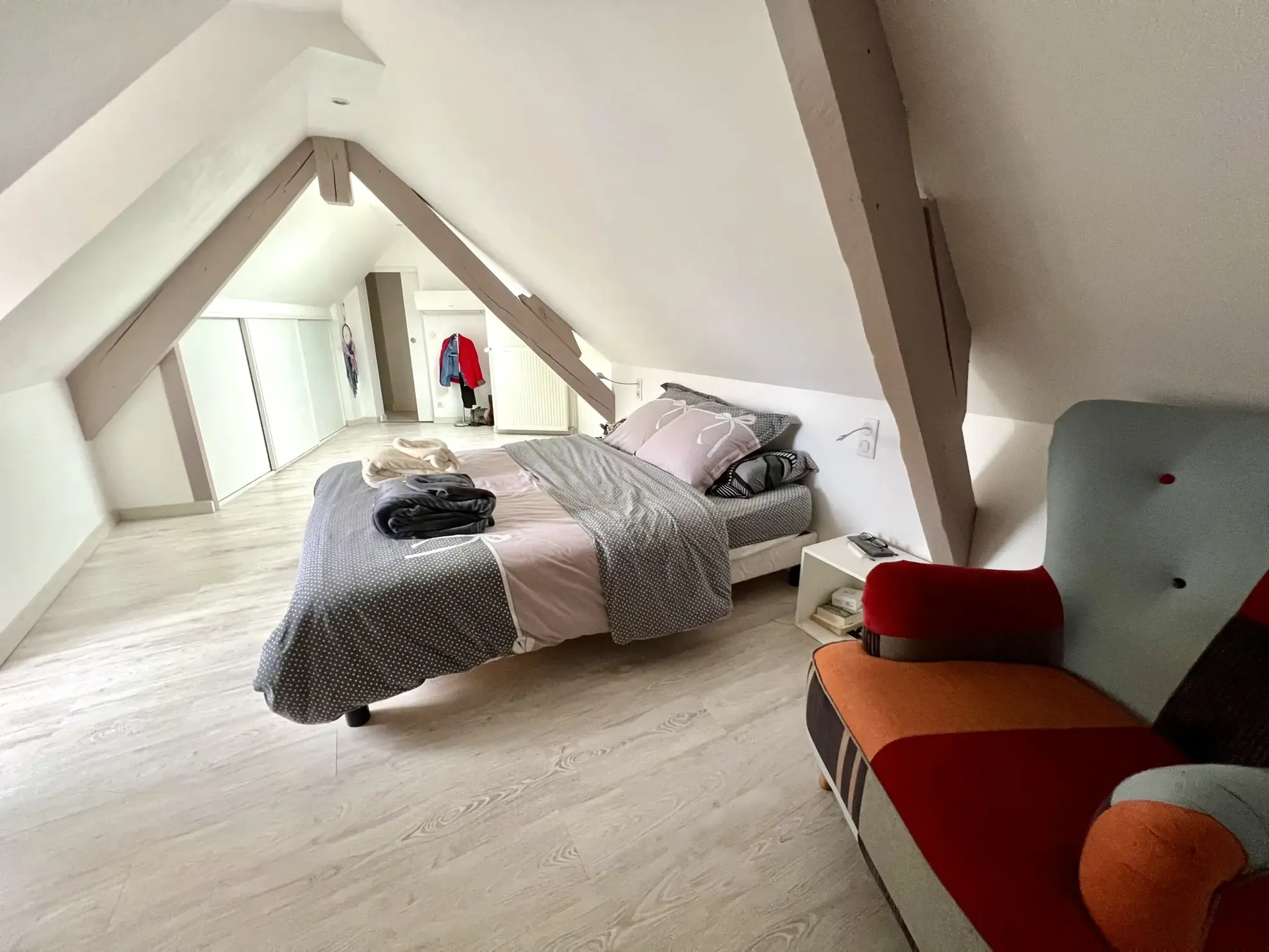 Immeuble de 262 m² à Cosnac idéal pour investissement immobilier et projet de rénovation 