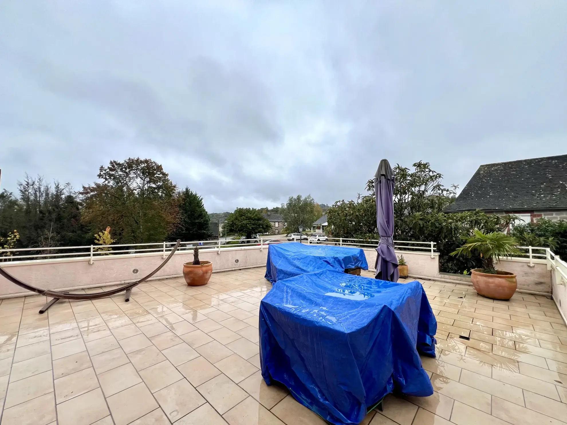 Immeuble de 262 m² à Cosnac idéal pour investissement immobilier et projet de rénovation 