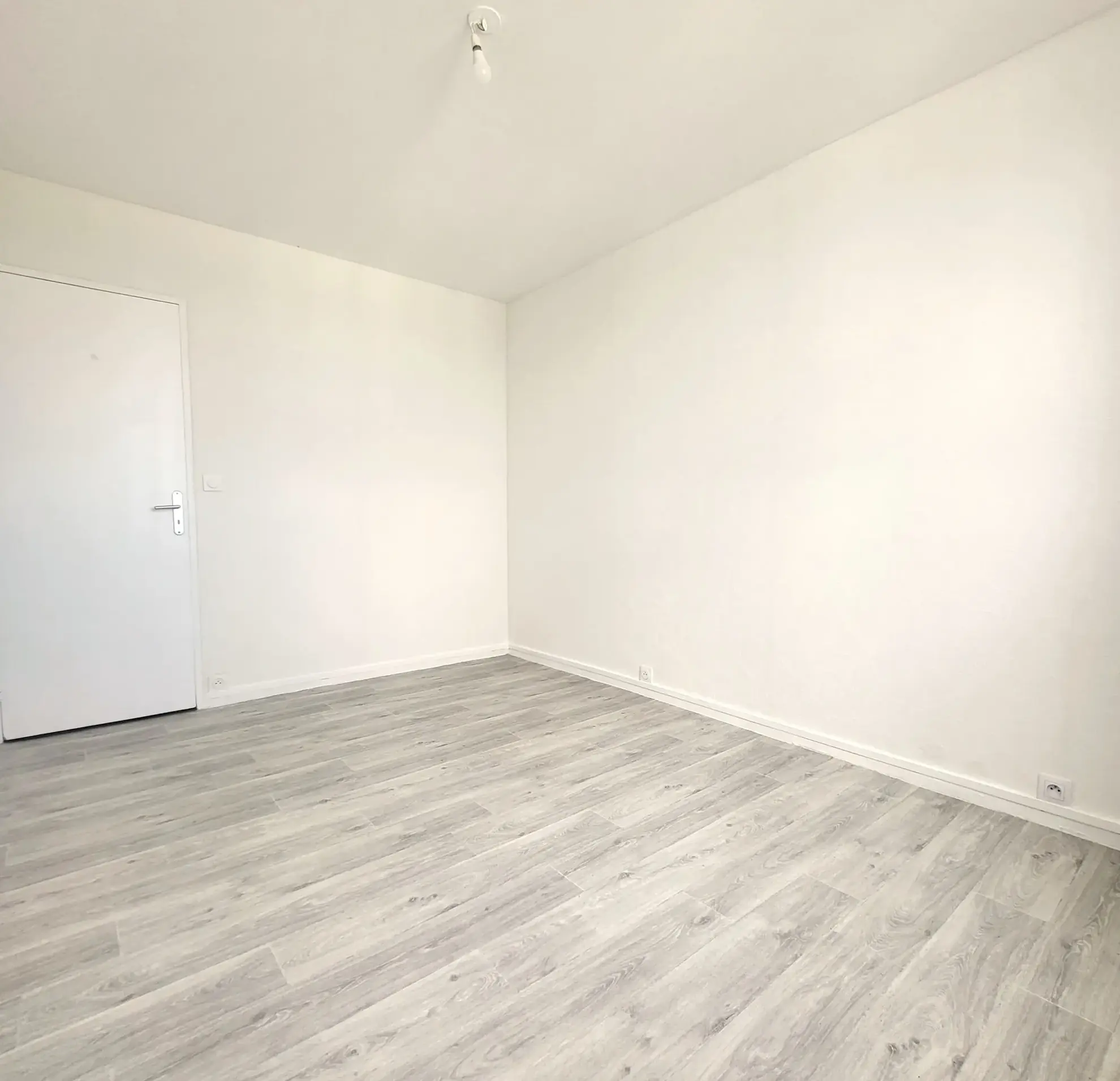 Appartement lumineux de 78,35 m² avec balcon, parking et cave à Osny 