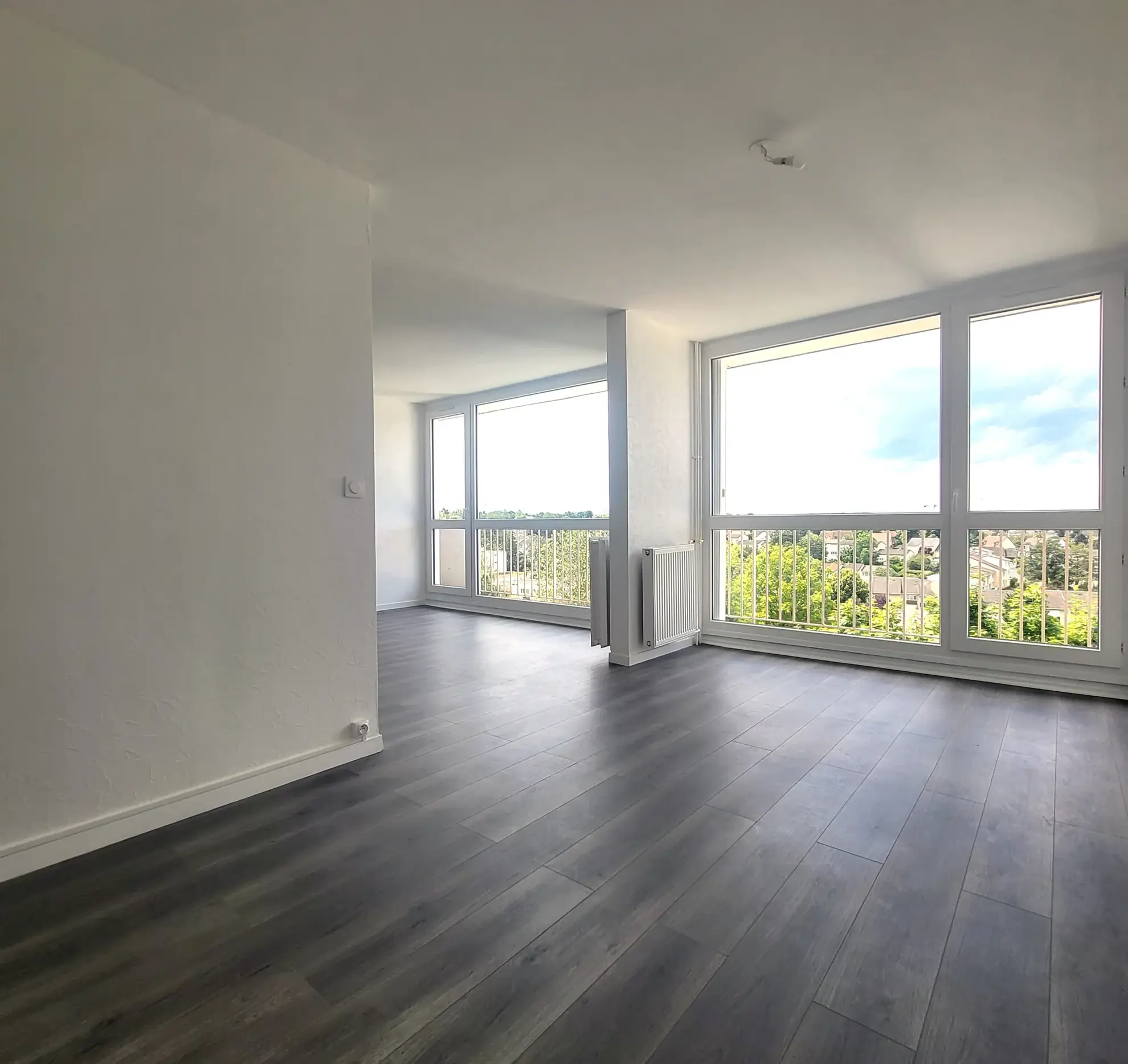 Appartement lumineux de 78,35 m² avec balcon, parking et cave à Osny 