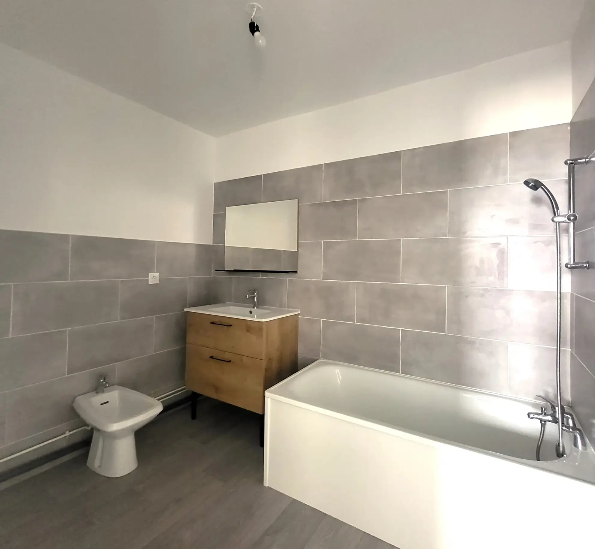 Appartement lumineux de 78,35 m² avec balcon, parking et cave à Osny 