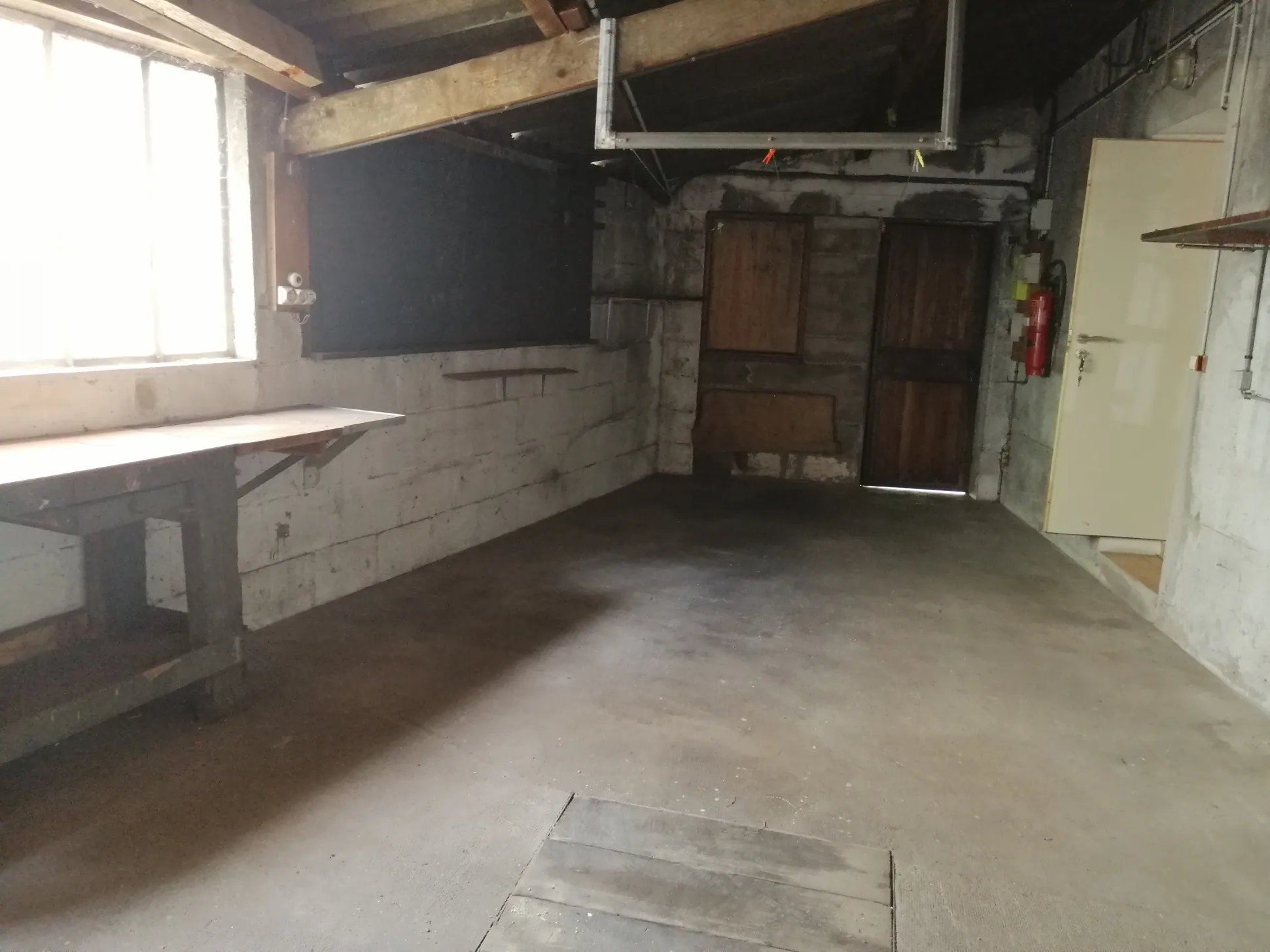 Maison à vendre à Nevers, 121 m², jardin, garage, à rénover 