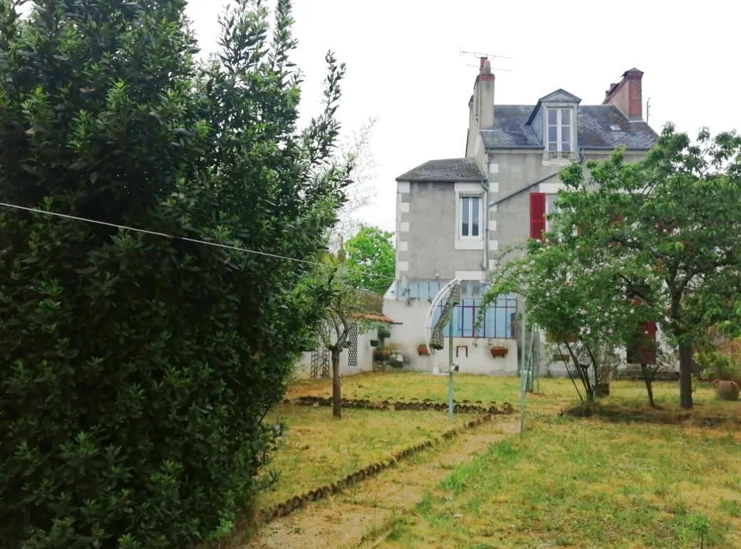 Maison à vendre à Nevers, 121 m², jardin, garage, à rénover