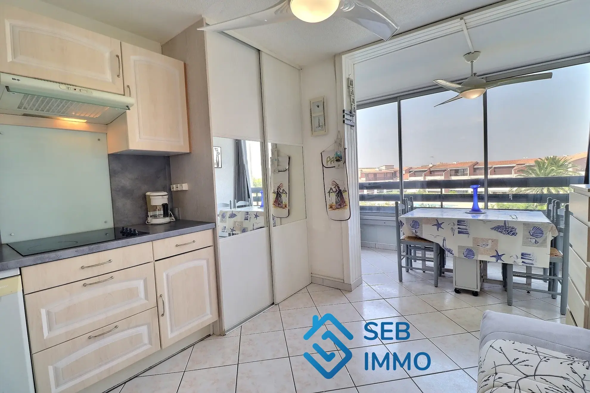 Vente d'un studio en front de mer à Saint-Cyprien avec loggia et stationnement sécurisé 