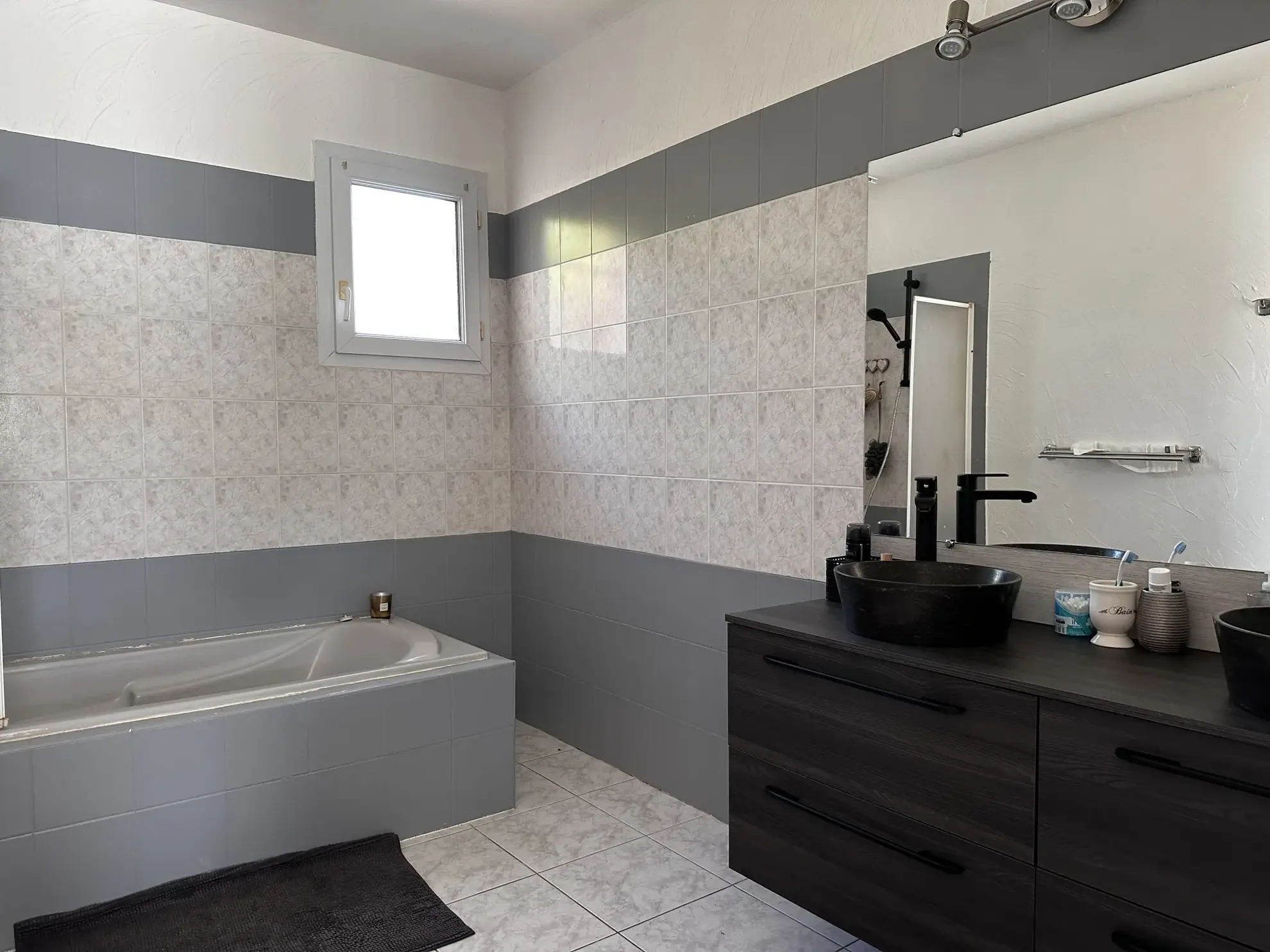 Maison de plain-pied avec piscine et garage à Trèbes - 90 m² 