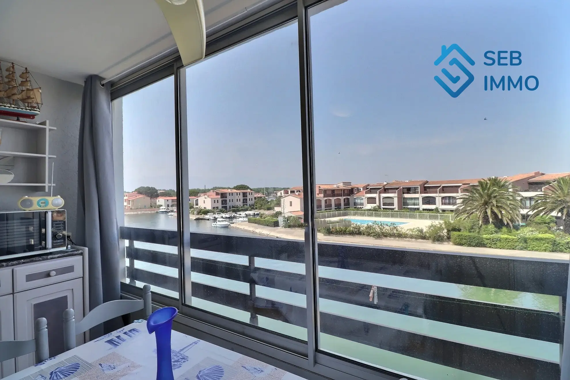 Vente d'un studio en front de mer à Saint-Cyprien avec loggia et stationnement sécurisé 