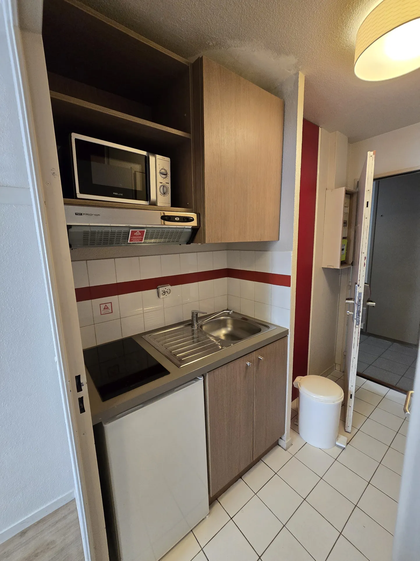 Studio meublé de 16,2 m² à Paris 19e avec bail commercial jusqu'en 2026 