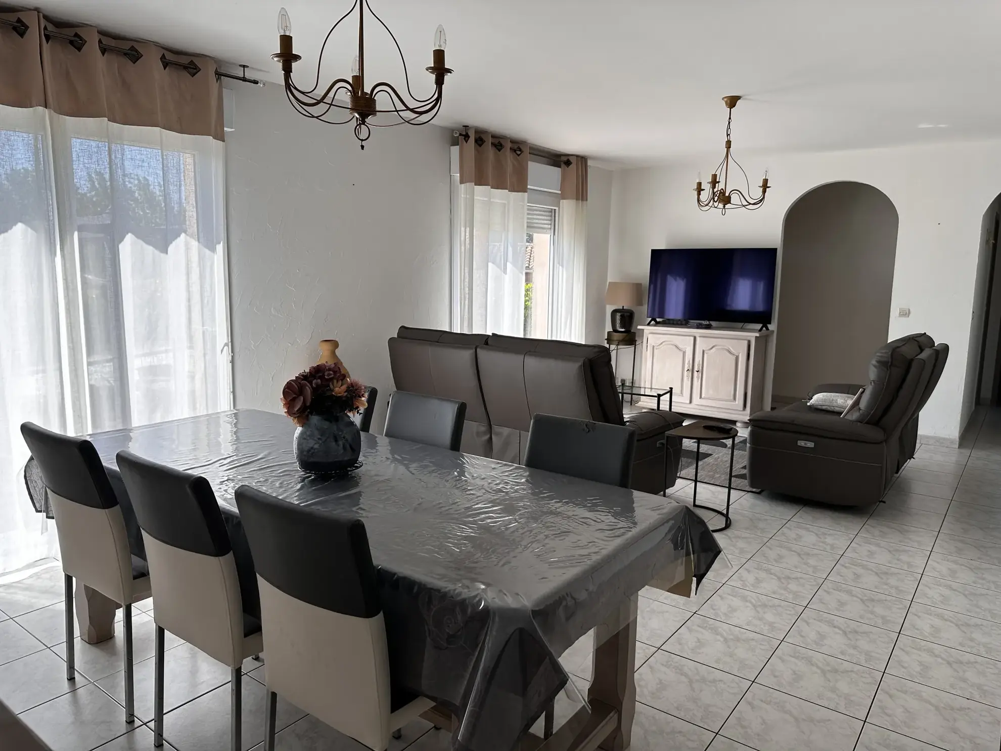 Maison de plain-pied avec piscine et garage à Trèbes - 90 m² 