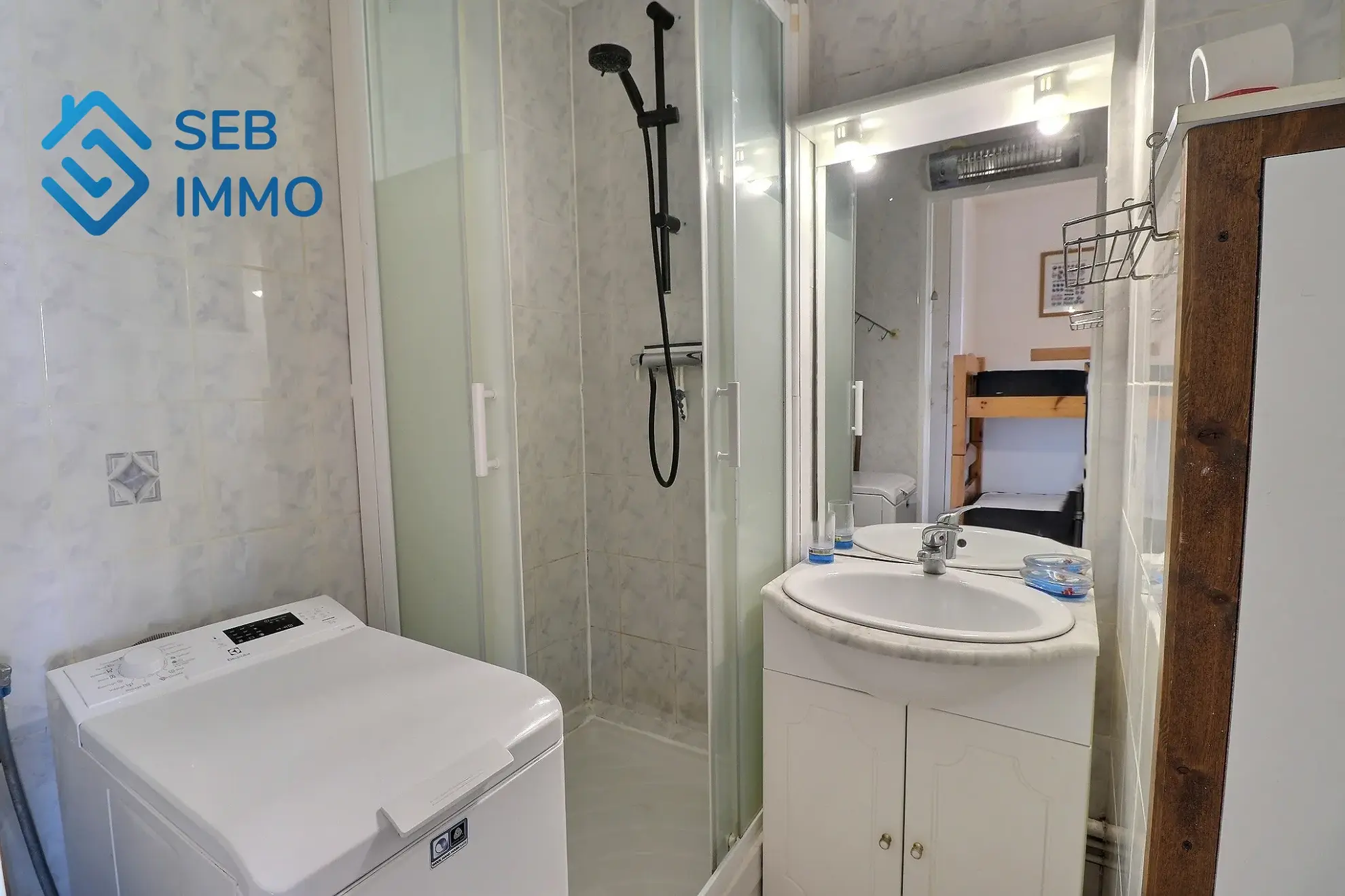 Vente d'un studio en front de mer à Saint-Cyprien avec loggia et stationnement sécurisé 