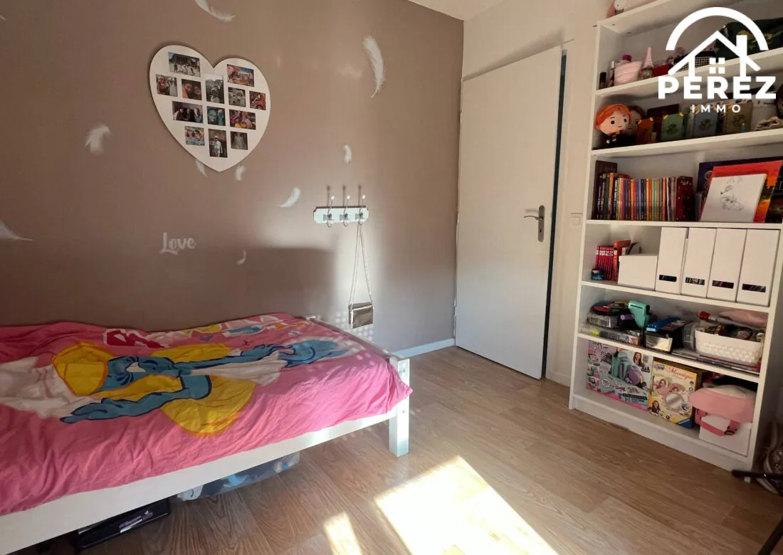 Maison familiale récente de 83 m² avec jardin et garage à Comines 