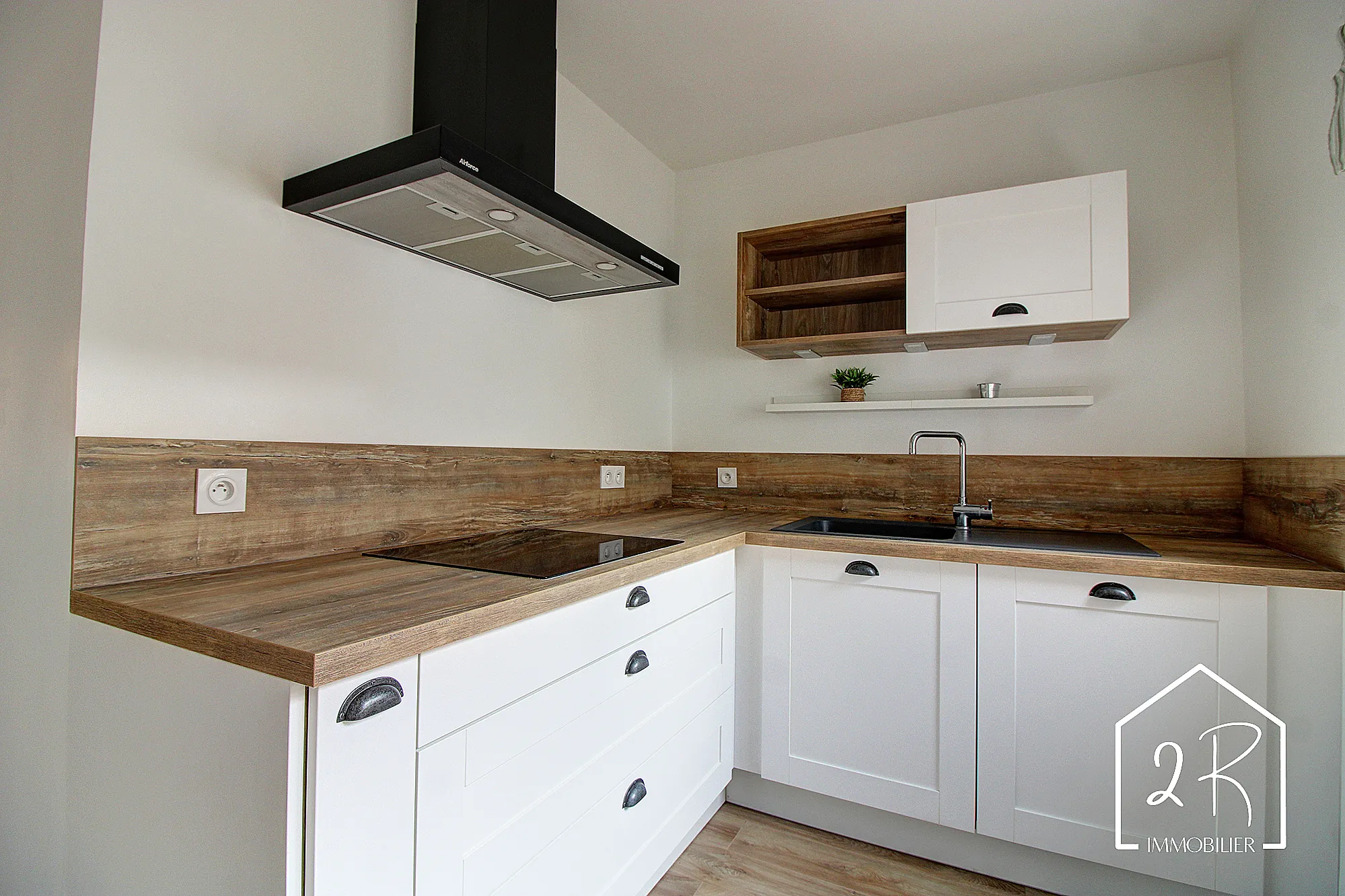 Maison de 103 m² avec terrasse à Les Roches-de-Condrieu – Rénovation récente et qualité 