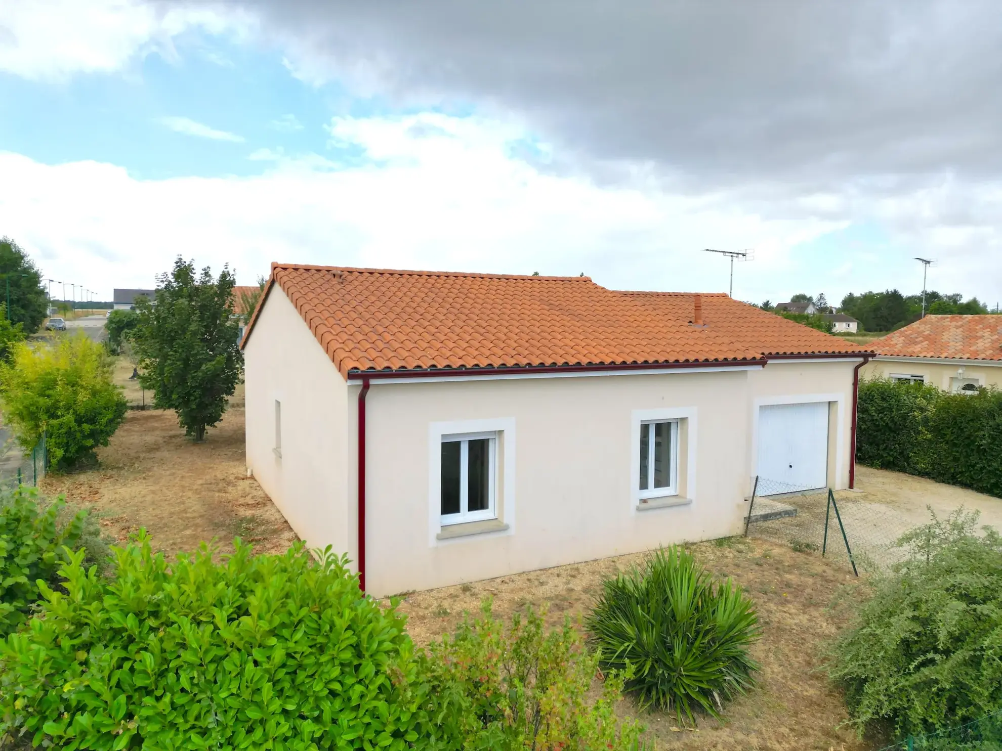 Maison de plain-pied 82 m² avec 3 chambres et garage à Vouneuil-sous-Biard