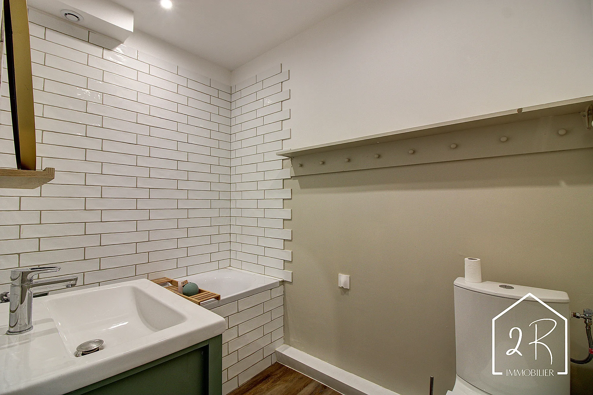 Maison de 103 m² avec terrasse à Les Roches-de-Condrieu – Rénovation récente et qualité 