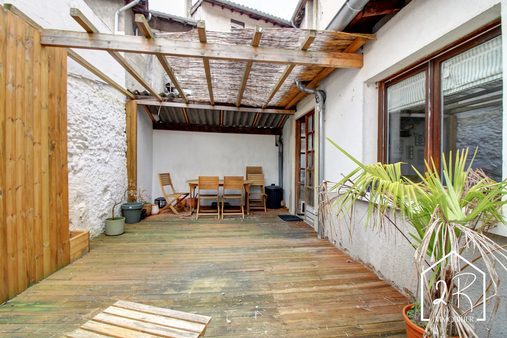 Maison de 103 m² avec terrasse à Les Roches-de-Condrieu – Rénovation récente et qualité 