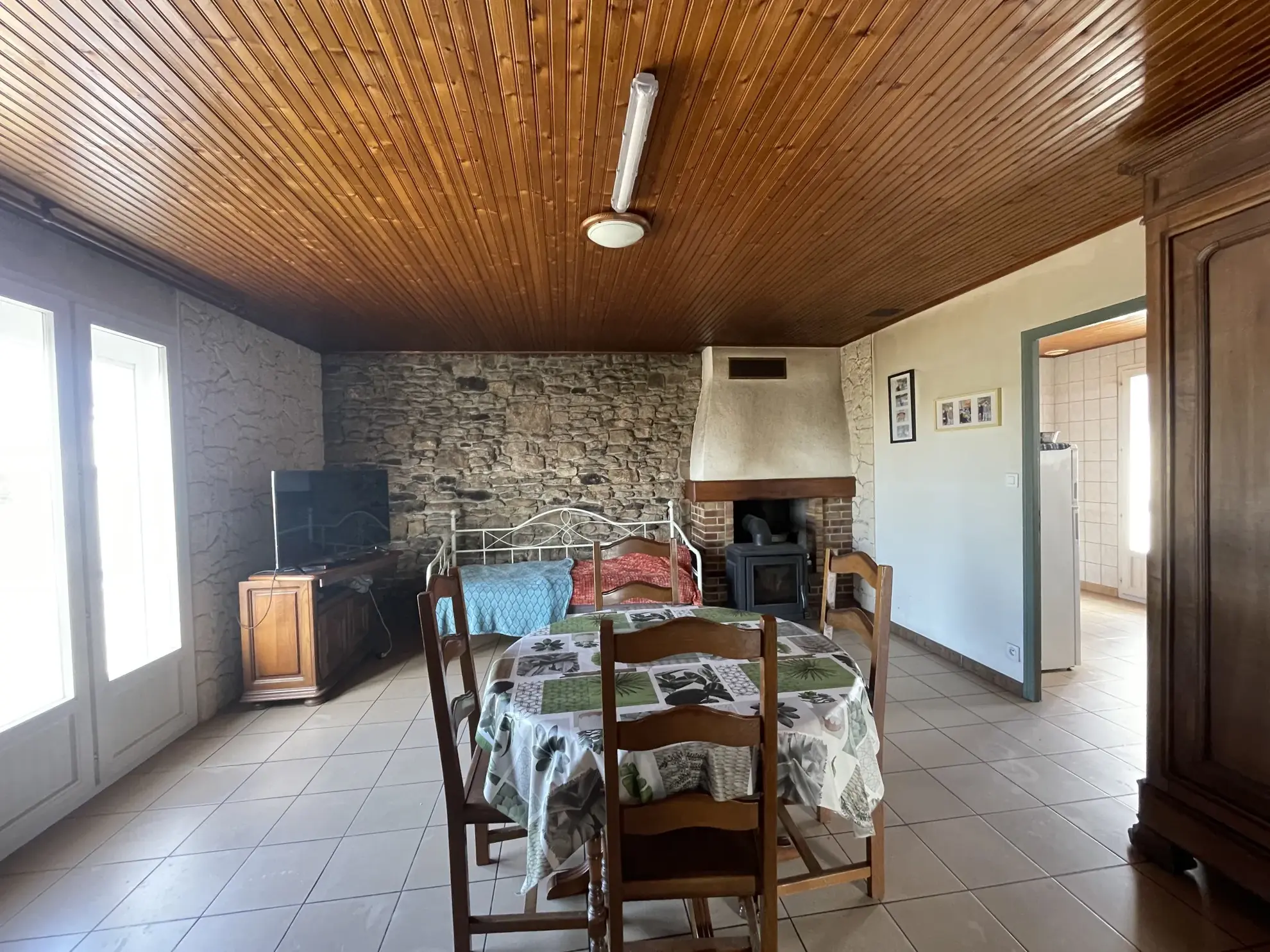 À vendre maison de plain-pied 2 chambres à L'Épine, proche commerces 