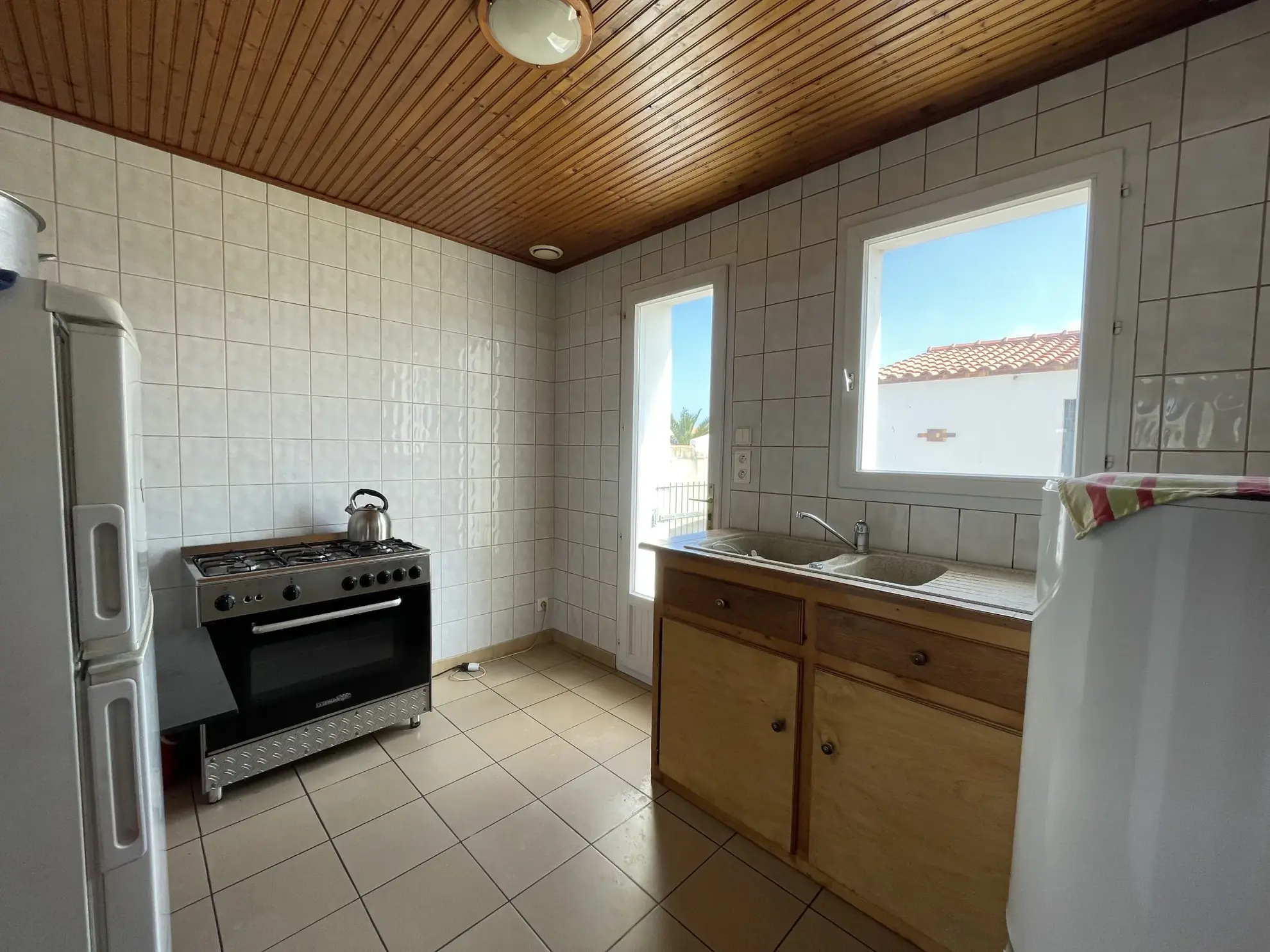 À vendre maison de plain-pied 2 chambres à L'Épine, proche commerces 