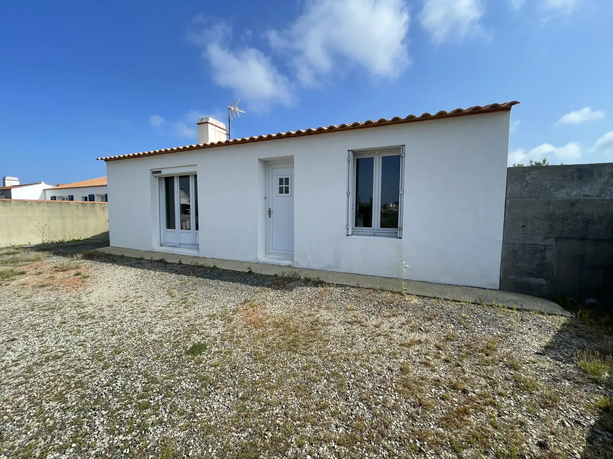 À vendre maison de plain-pied 2 chambres à L'Épine, proche commerces