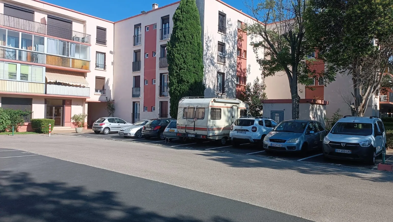 Appartement T4/5 à Perpignan avec terrasse, parking et cave 