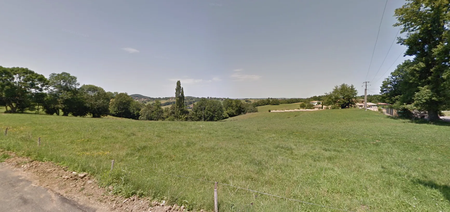 Terrain constructible de 3 200 m² à Saint-Martin, proche Toulouse