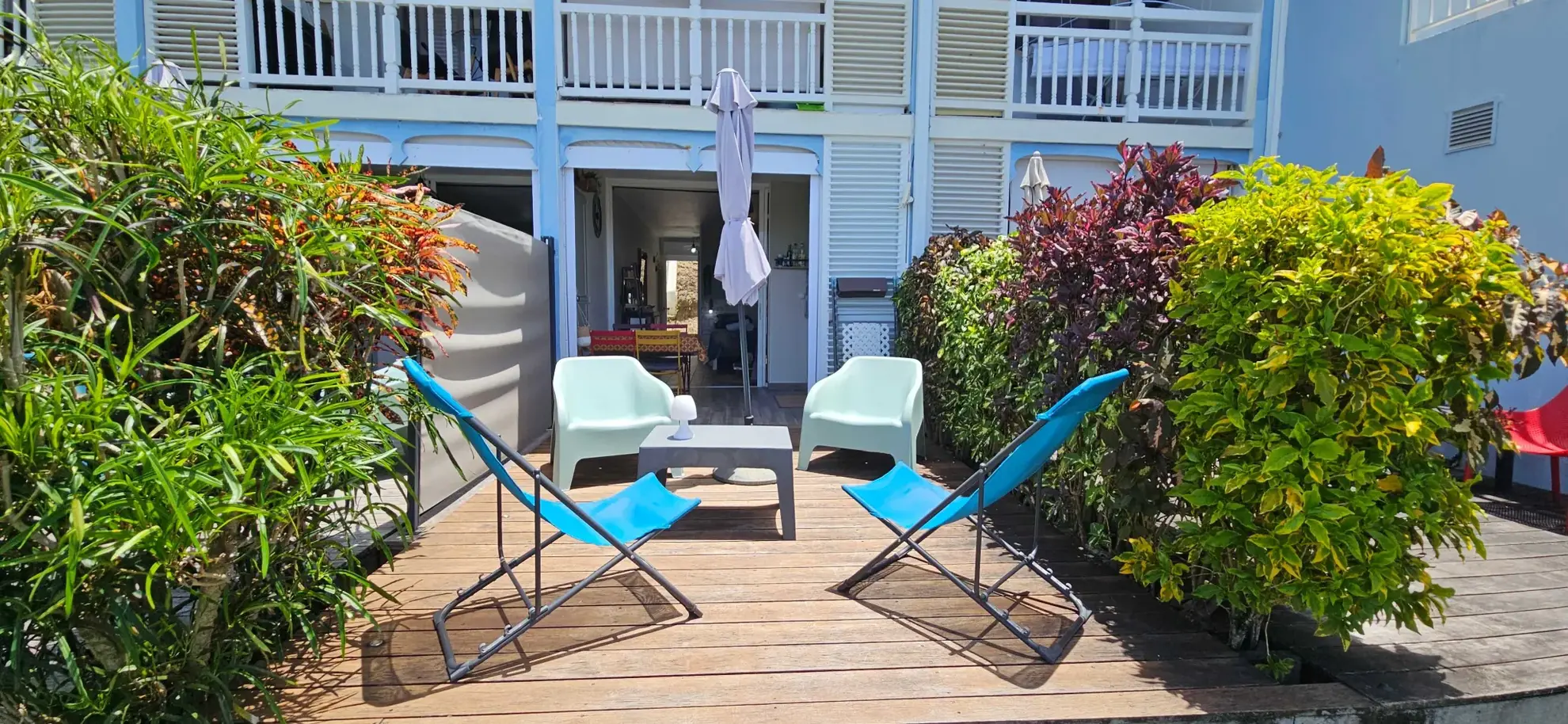 Studio meublé avec vue mer, terrasse et jardin au Diamant 