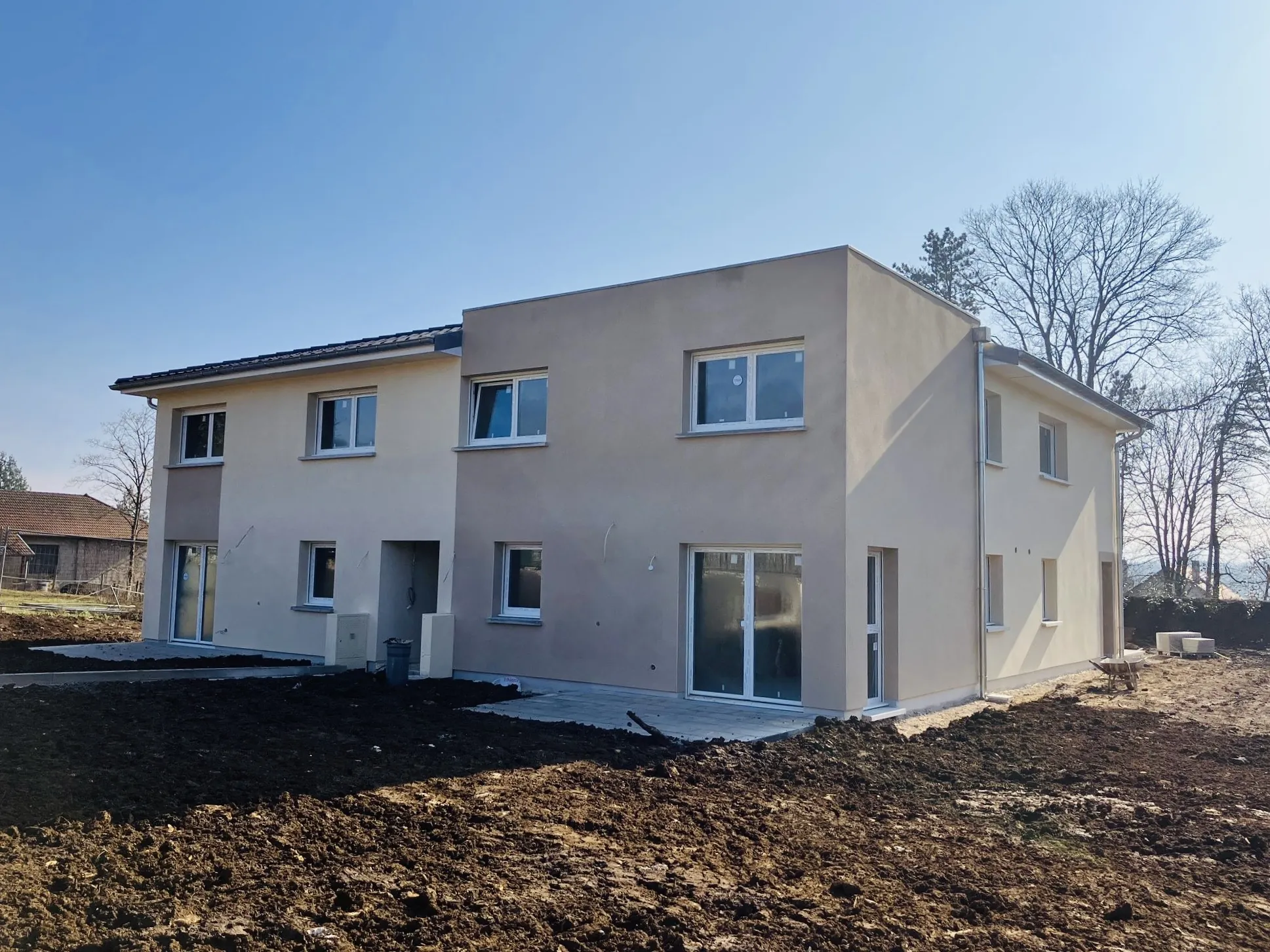 Maison mitoyenne neuve à Saint-Vit avec 3 chambres et grand terrain dans le Doubs