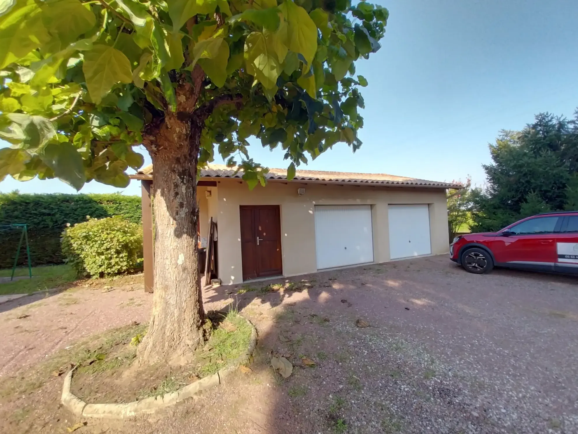 À vendre maison 4 chambres avec piscine couverte à Prigonrieux 