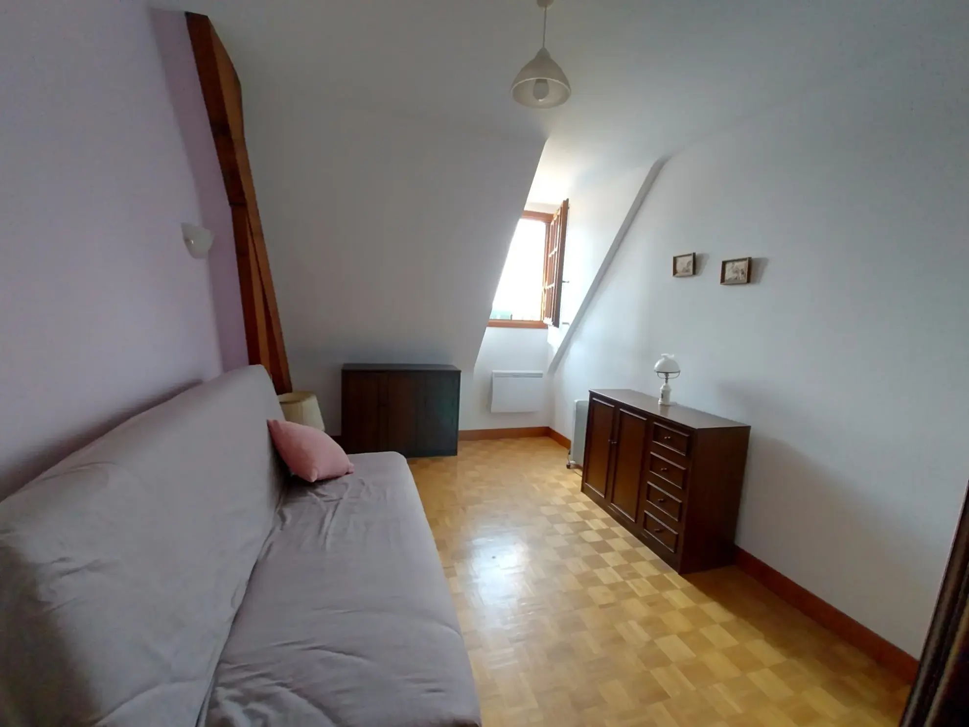 À vendre maison 4 chambres avec piscine couverte à Prigonrieux 