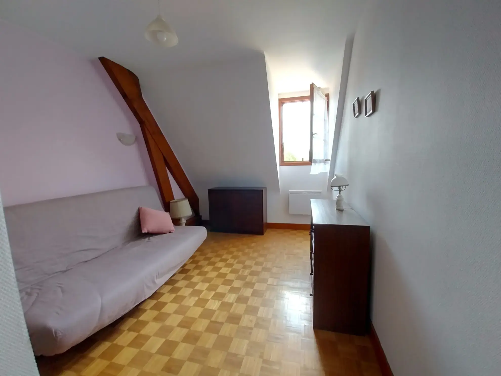 À vendre maison 4 chambres avec piscine couverte à Prigonrieux 