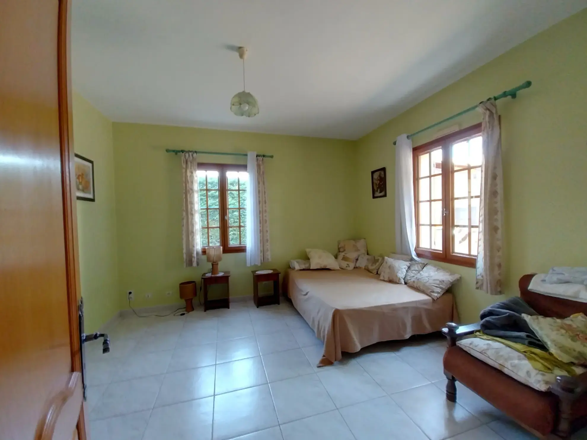 À vendre maison 4 chambres avec piscine couverte à Prigonrieux 