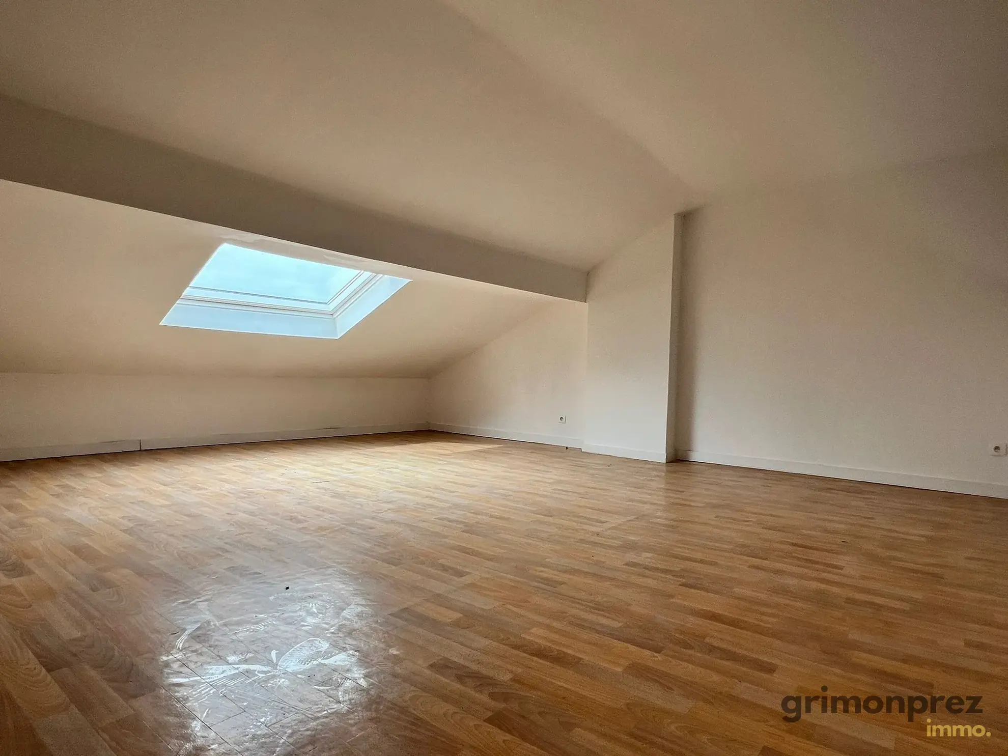 Immeuble en 4 lots à Roubaix - Rentabilité élevée pour investisseurs 