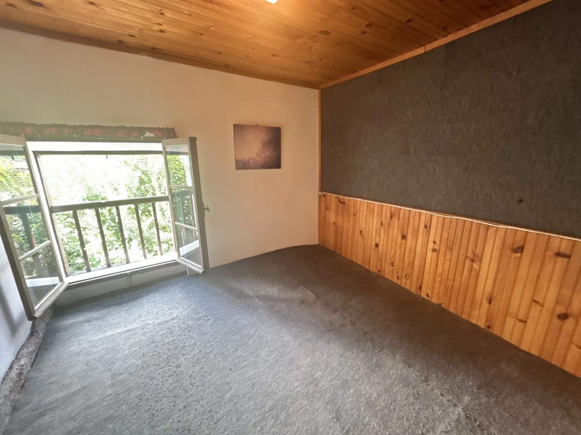 Grande maison de village à rénover de 200 m² avec jardin et cave en Vallée de l'Arize 