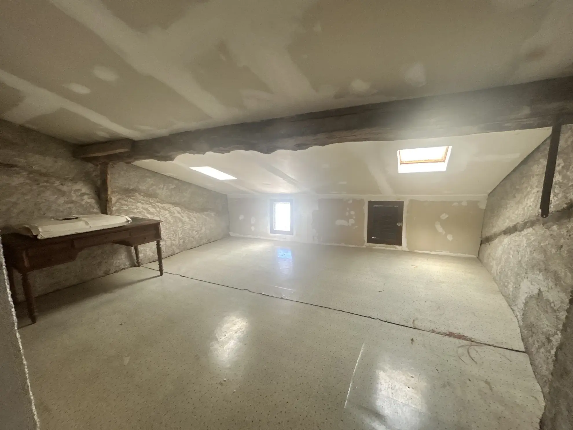 Grande maison de village à rénover de 200 m² avec jardin et cave en Vallée de l'Arize 